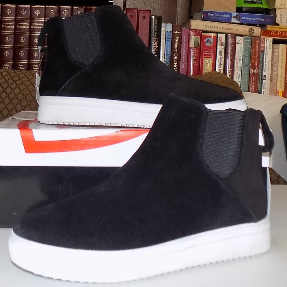 New Blondo Baxton waterproof black suede US 6.5M
